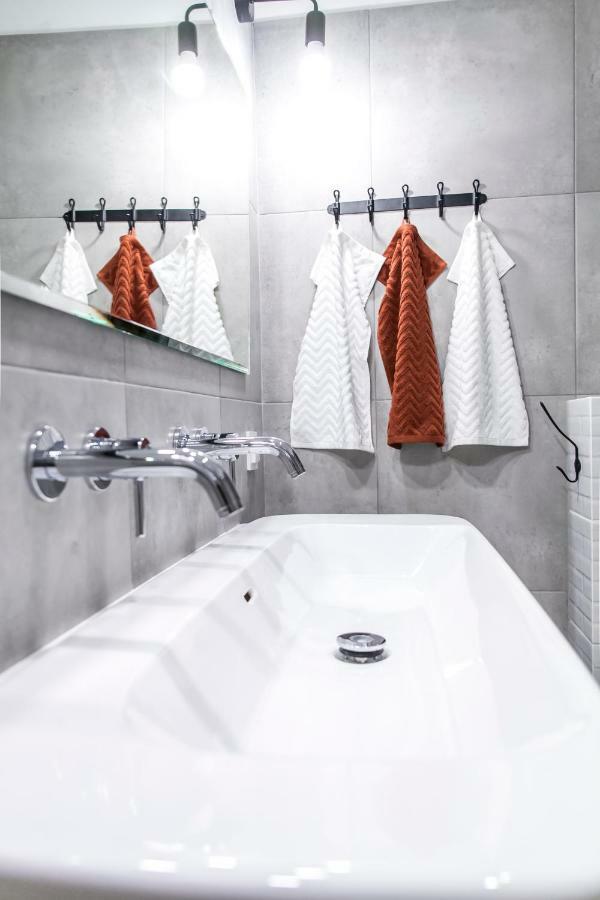 Family Luxury Comfort Old Town Apartament, 1-8, 2 Sypialnie I Salon, Parking W Cenie Gdańsk Exteriör bild