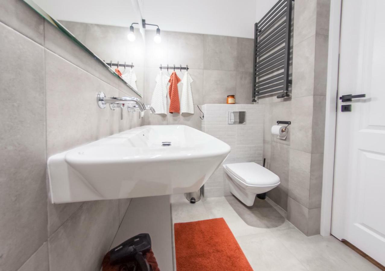 Family Luxury Comfort Old Town Apartament, 1-8, 2 Sypialnie I Salon, Parking W Cenie Gdańsk Exteriör bild